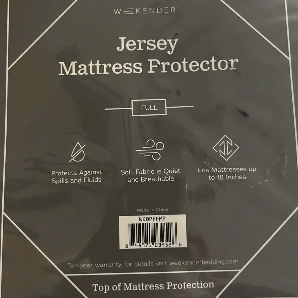 Weekender waterproof mattress pad. Full size!